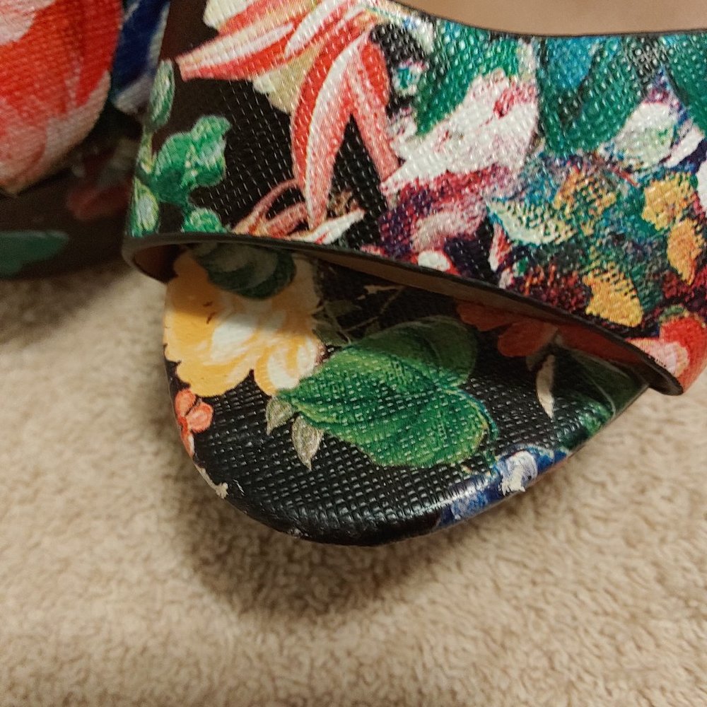Sexy Floral Platform Ankle Strap Heels - Picture 7 of 7